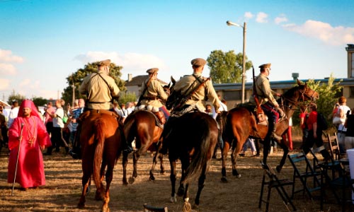 Scena ze spektaklu "Bieżeńcy. Exodus"